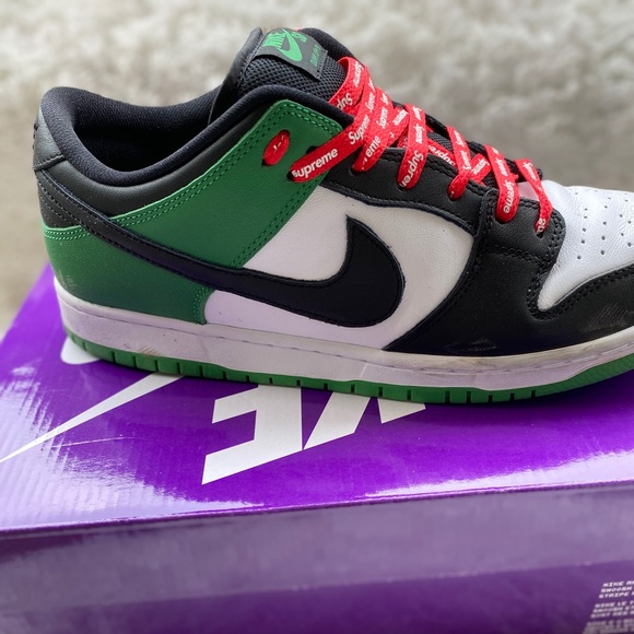 NIKE SB DUNK LOW PRO sneakers arrived in a green ,white and black color. - Picture 1 of 8